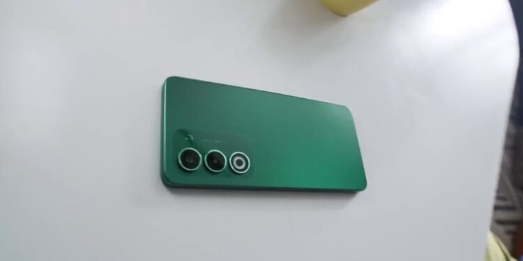 OPPO presento el nuevo A5 5G: Un teléfono resistente las caídas